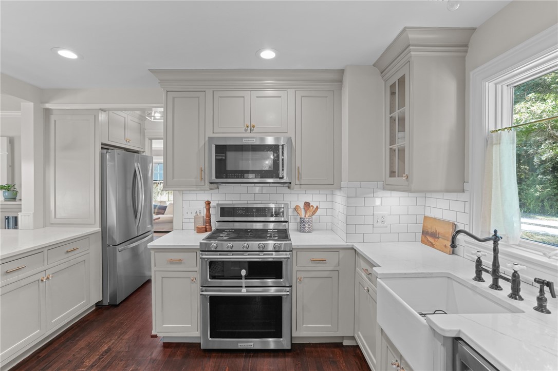 97 Cowesett Road Warwick, RI 02886 - Photo 15 of 48