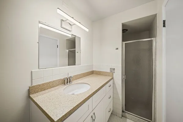$199,900 | 5975 North Odell Avenue, Unit 5C, Chicago, IL 60631