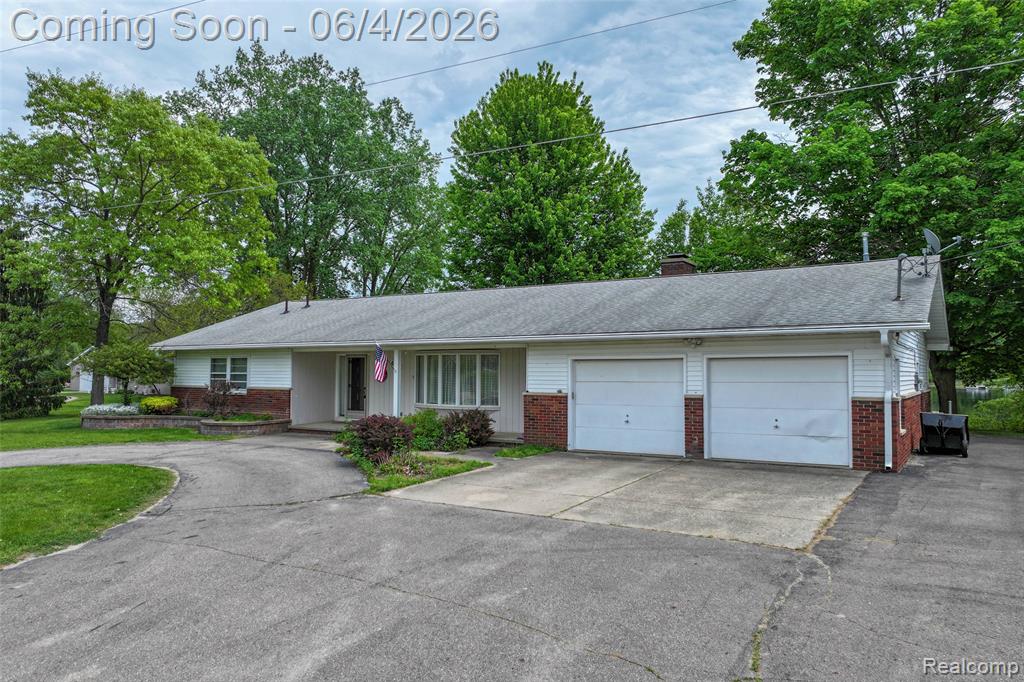 422 East Road Holly, MI 48442 - Photo 3 of 51