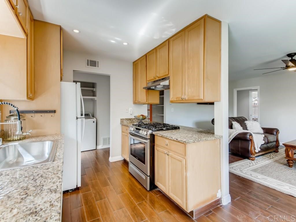 3415 Sahara Place Oceanside, CA 92054 - Photo 8 of 25