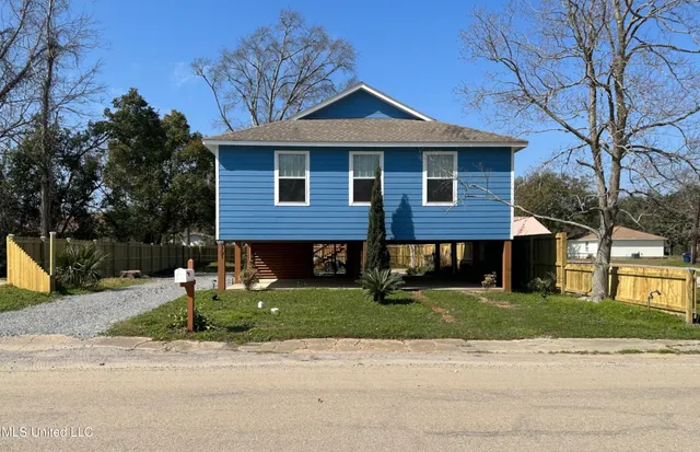 $2,250 | 161 Claiborne Street, Biloxi, MS 39530