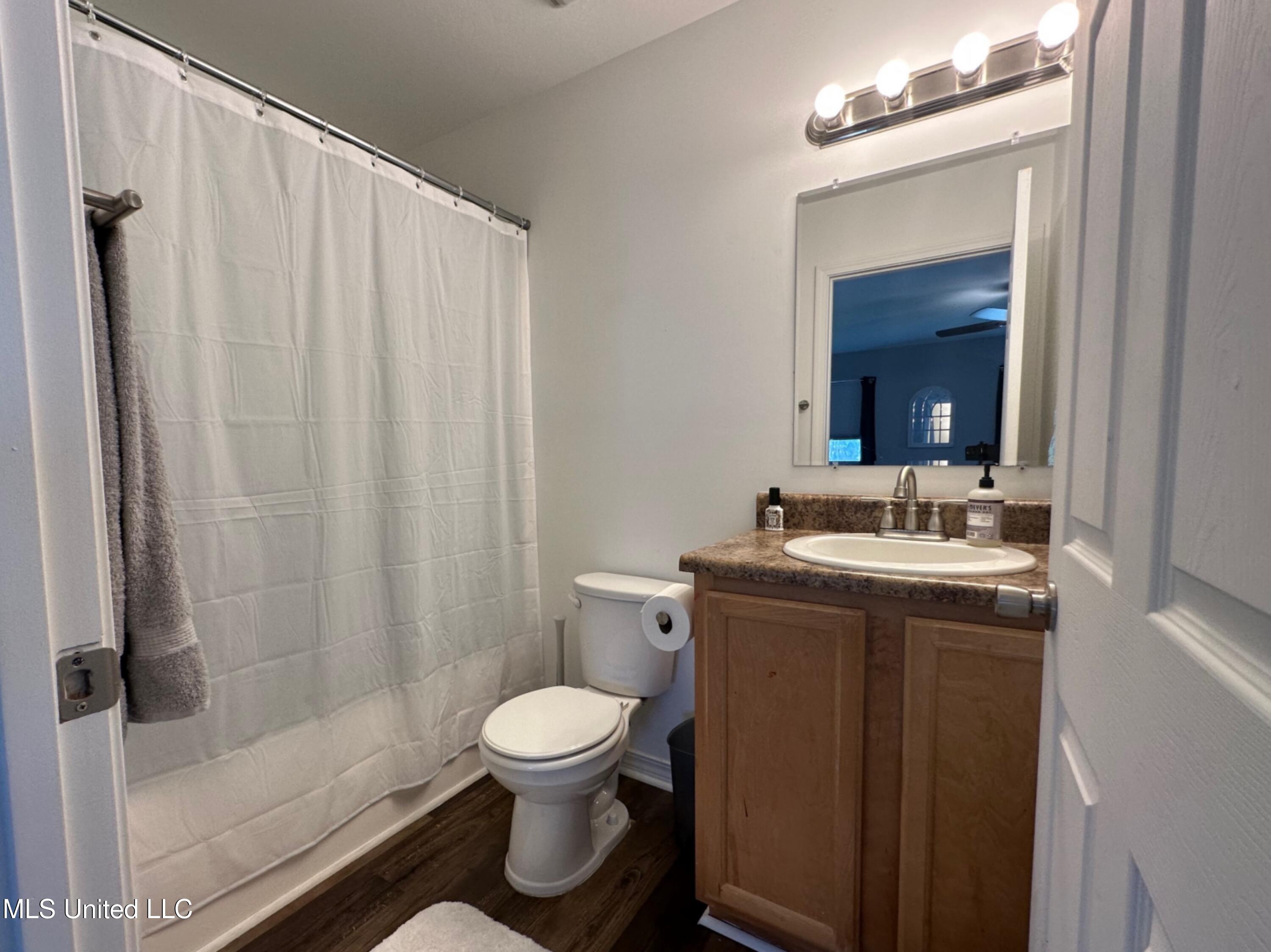 161 Claiborne Street Biloxi, MS 39530 - Photo 11 of 12 Bath 2