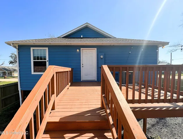 $2,250 | 161 Claiborne Street, Biloxi, MS 39530