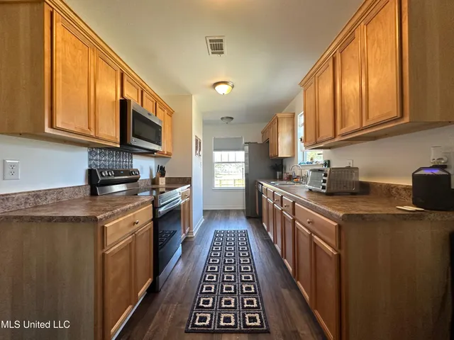 $2,250 | 161 Claiborne Street, Biloxi, MS 39530