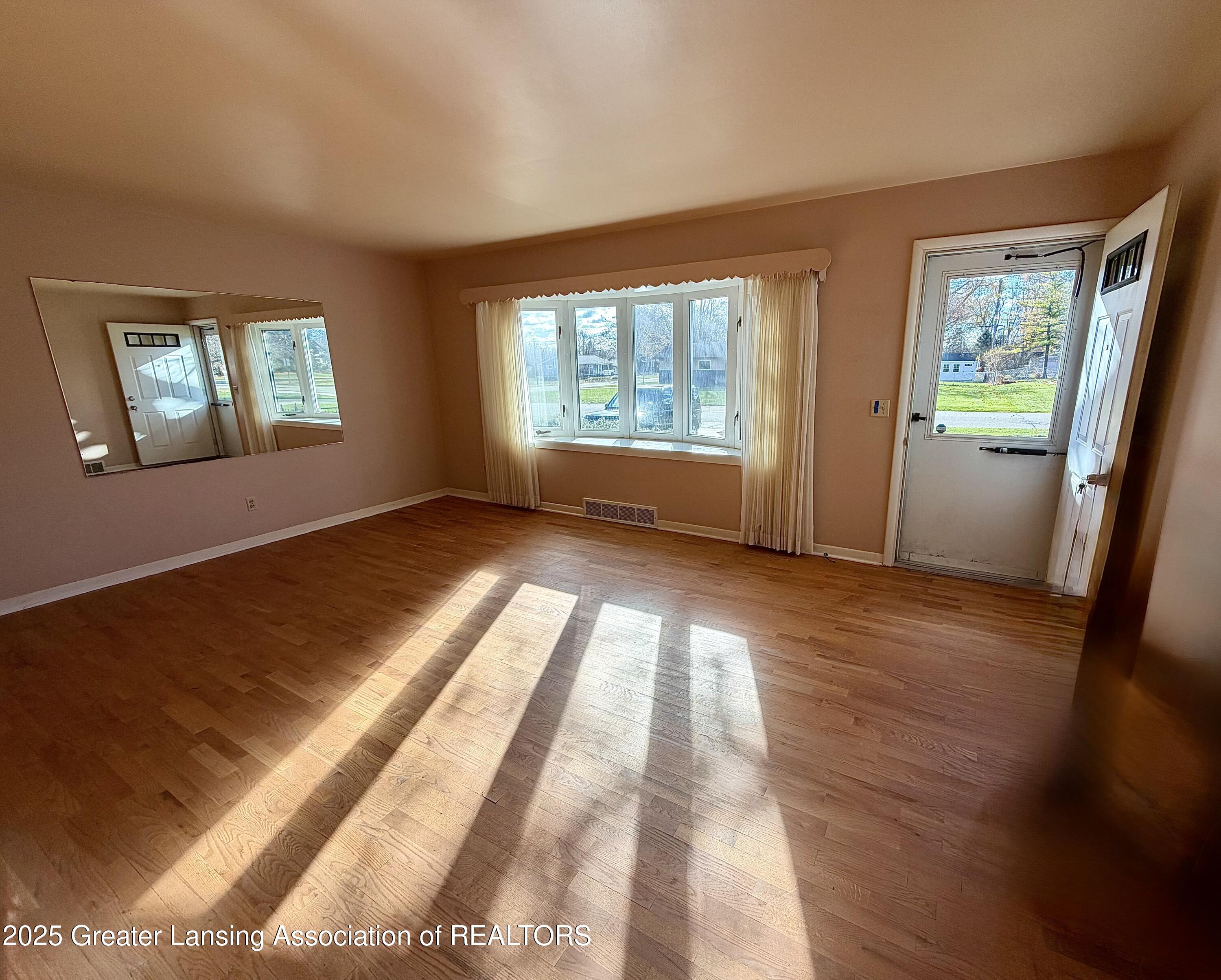 7520 Williamsburg Road Lansing, MI 48917 - Photo 7 of 35 IMG_0778