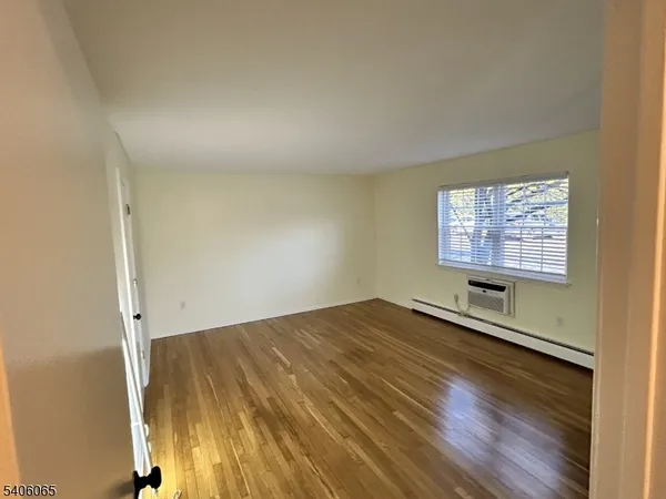 $2,300 | 320 South Street, Unit E, Morristown, NJ 07960