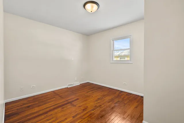 $229,000 | 821 Penfield Avenue, Joliet, IL 60433