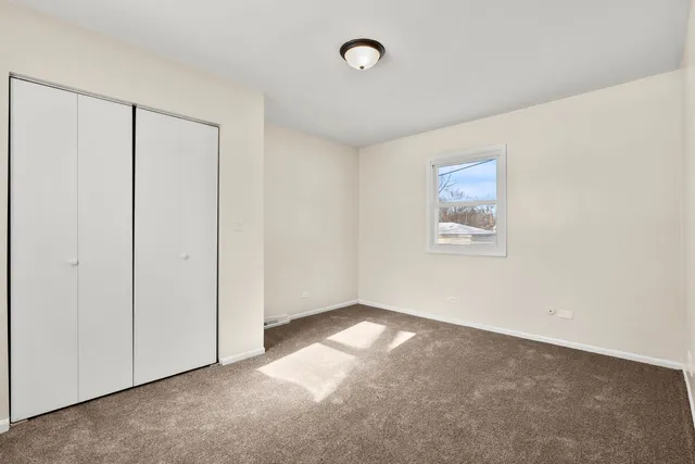 $229,000 | 821 Penfield Avenue, Joliet, IL 60433