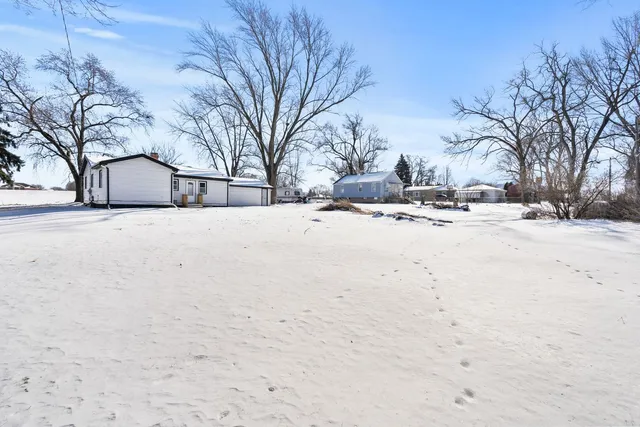 $229,000 | 821 Penfield Avenue, Joliet, IL 60433