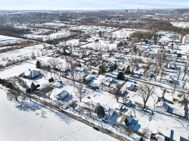 $229,000 | 821 Penfield Avenue, Joliet, IL 60433