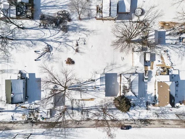 $229,000 | 821 Penfield Avenue, Joliet, IL 60433