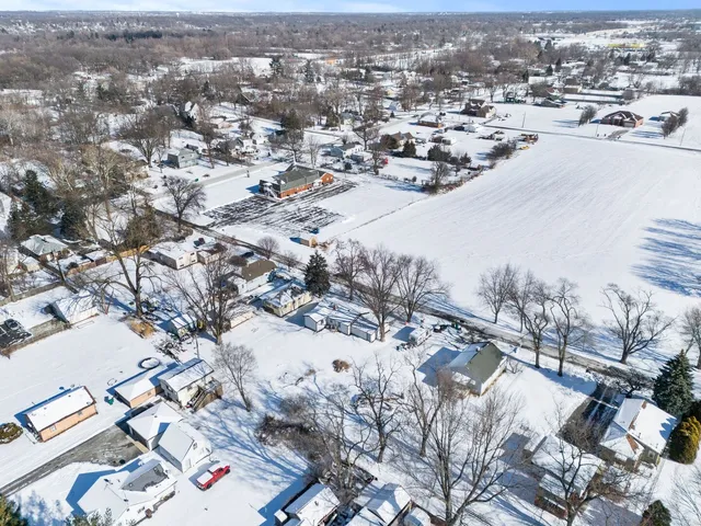 $229,000 | 821 Penfield Avenue, Joliet, IL 60433