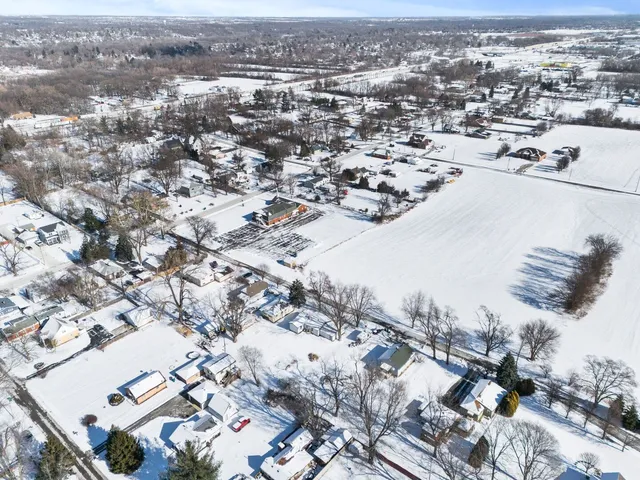 $229,000 | 821 Penfield Avenue, Joliet, IL 60433