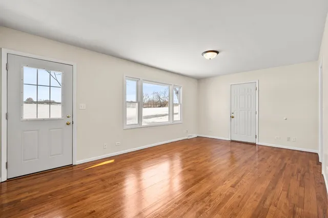 $229,000 | 821 Penfield Avenue, Joliet, IL 60433