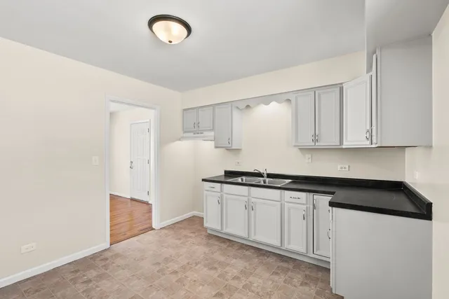 $229,000 | 821 Penfield Avenue, Joliet, IL 60433