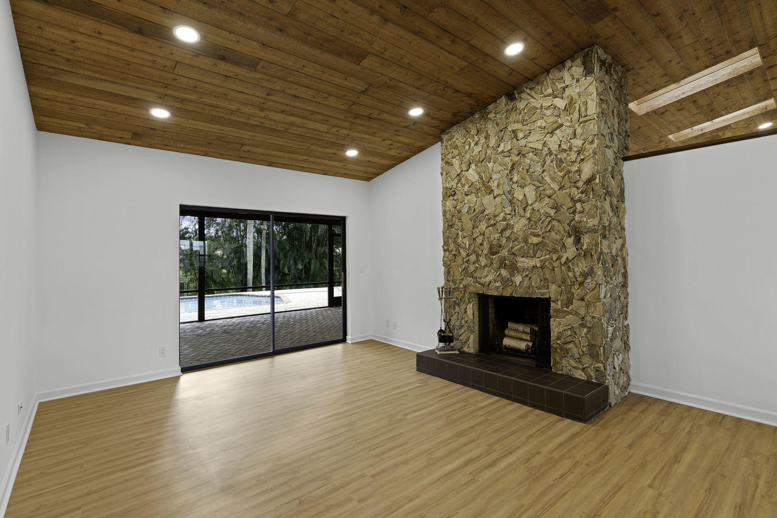 1260 Northwest 8th Street Boca Raton, FL 33486 - Photo 6 of 34 Living Room