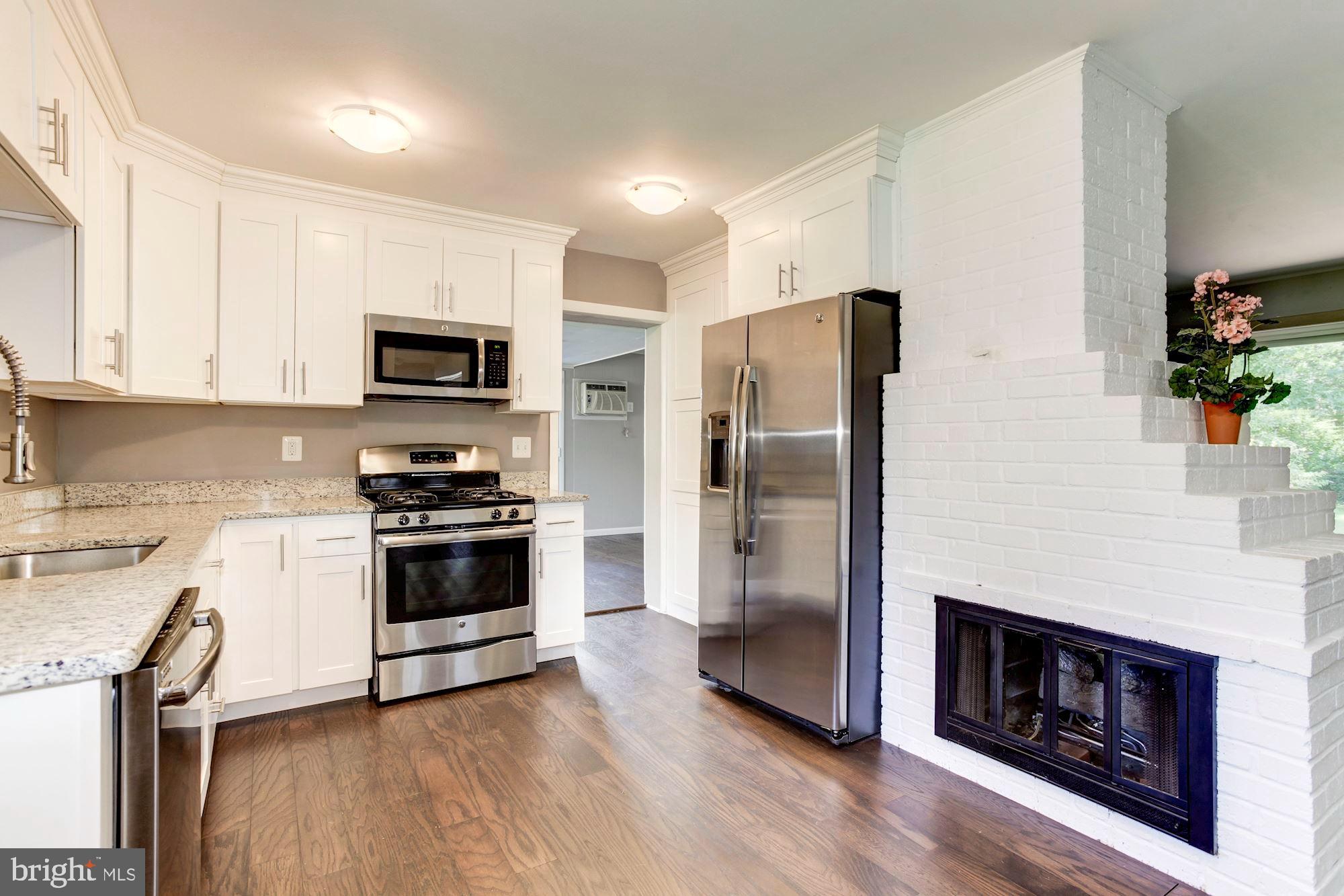 7414 Gresham Street Springfield, VA 22151 - Photo 4 of 24