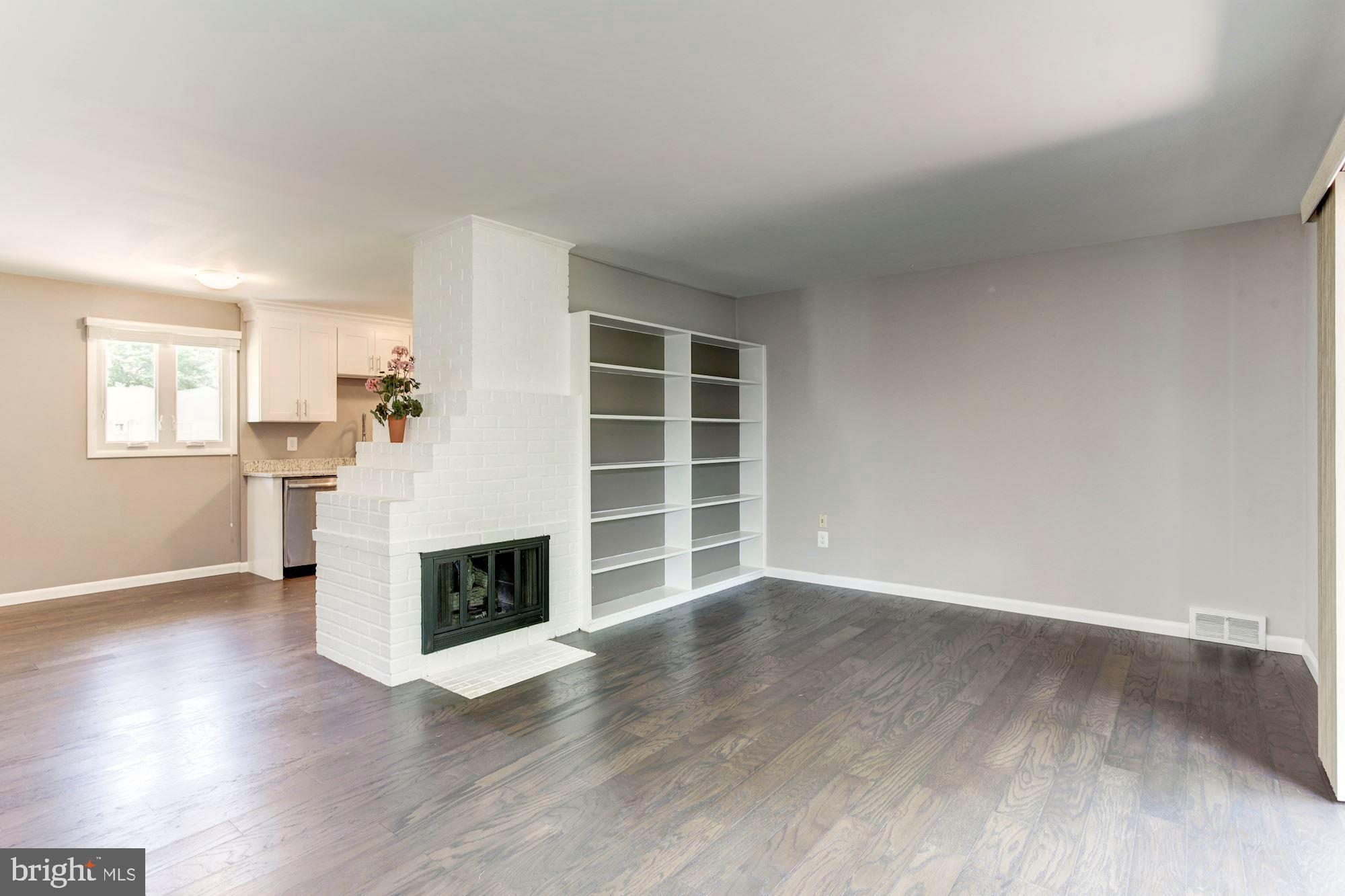 7414 Gresham Street Springfield, VA 22151 - Photo 8 of 24 Living Rm