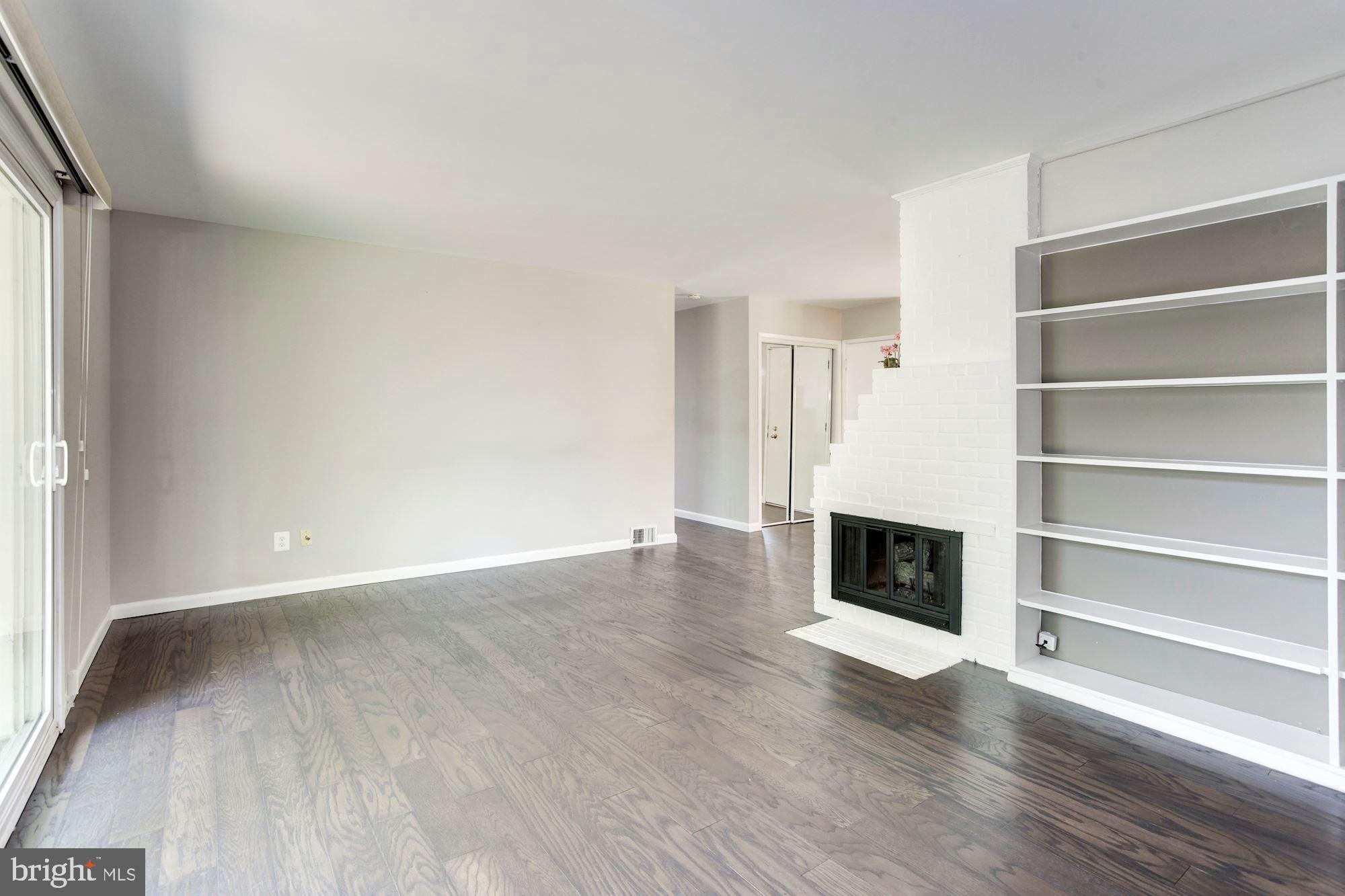 7414 Gresham Street Springfield, VA 22151 - Photo 9 of 24 Living Rm