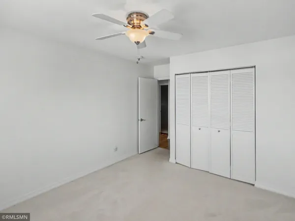 $2,700 | 2727 West 43rd Street, Unit 408, Minneapolis, MN 55410
