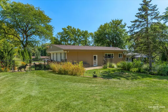 $449,000 | 1002 Bruce Drive, Elgin, IL 60120