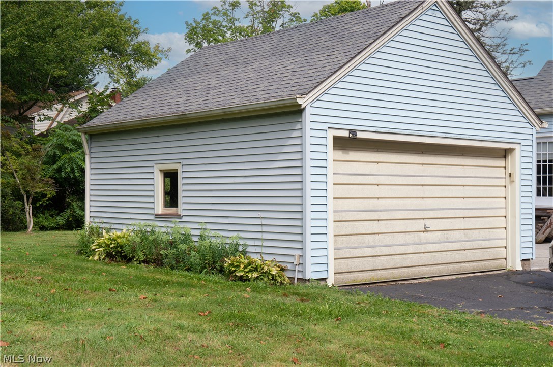 1755 Salt Springs Road Warren, OH 44481 - Photo 7 of 40 Garage