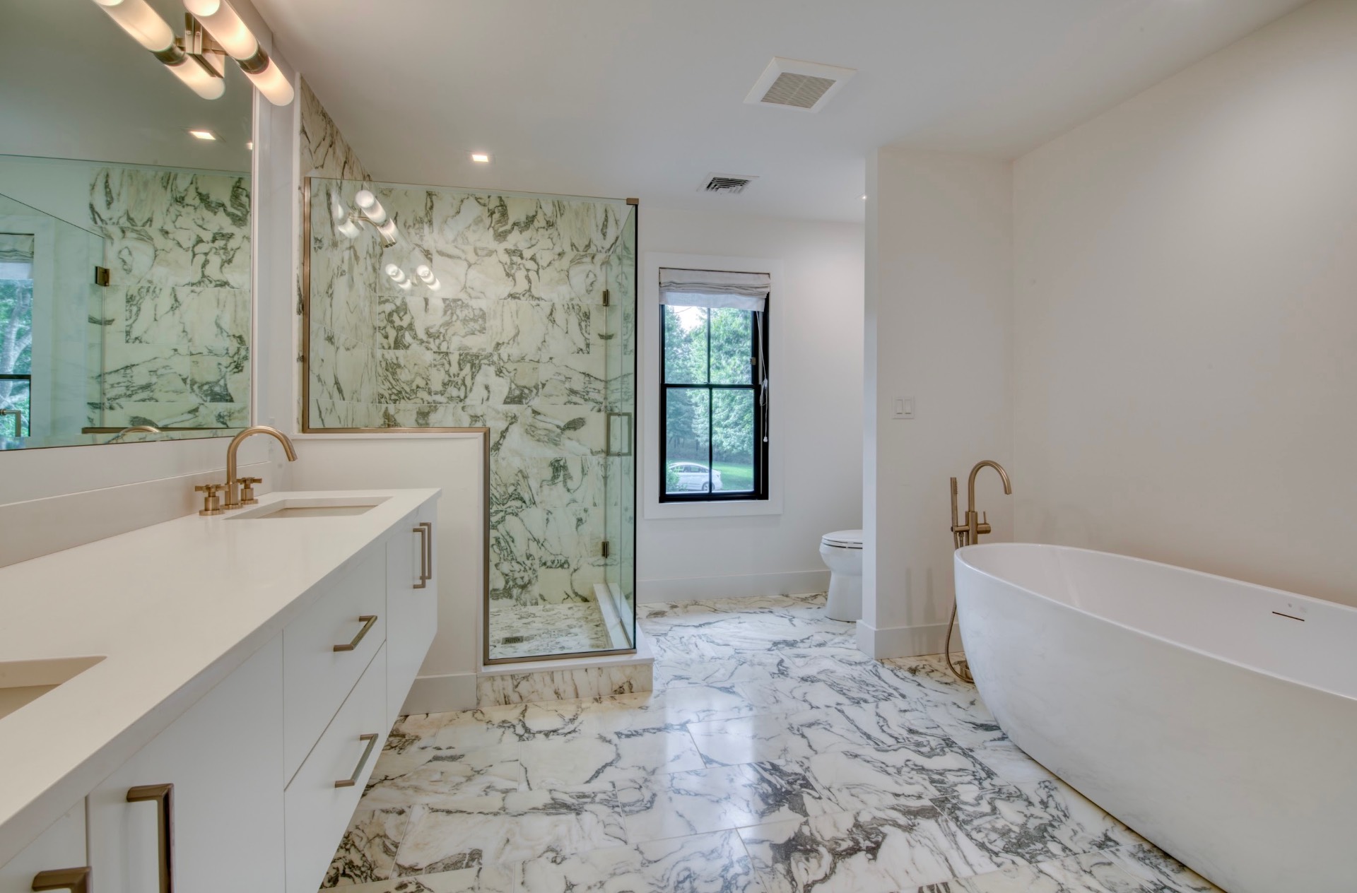 497 Toppings Path Sag Harbor, NY 11963 - Photo 6 of 12