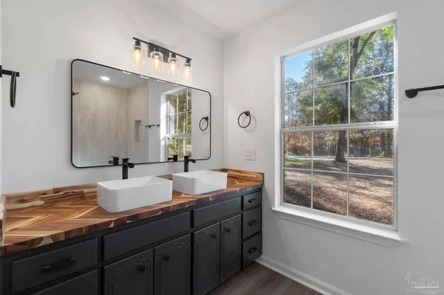 $275,000 | 195 Miller Road, DeFuniak Springs, FL 32435