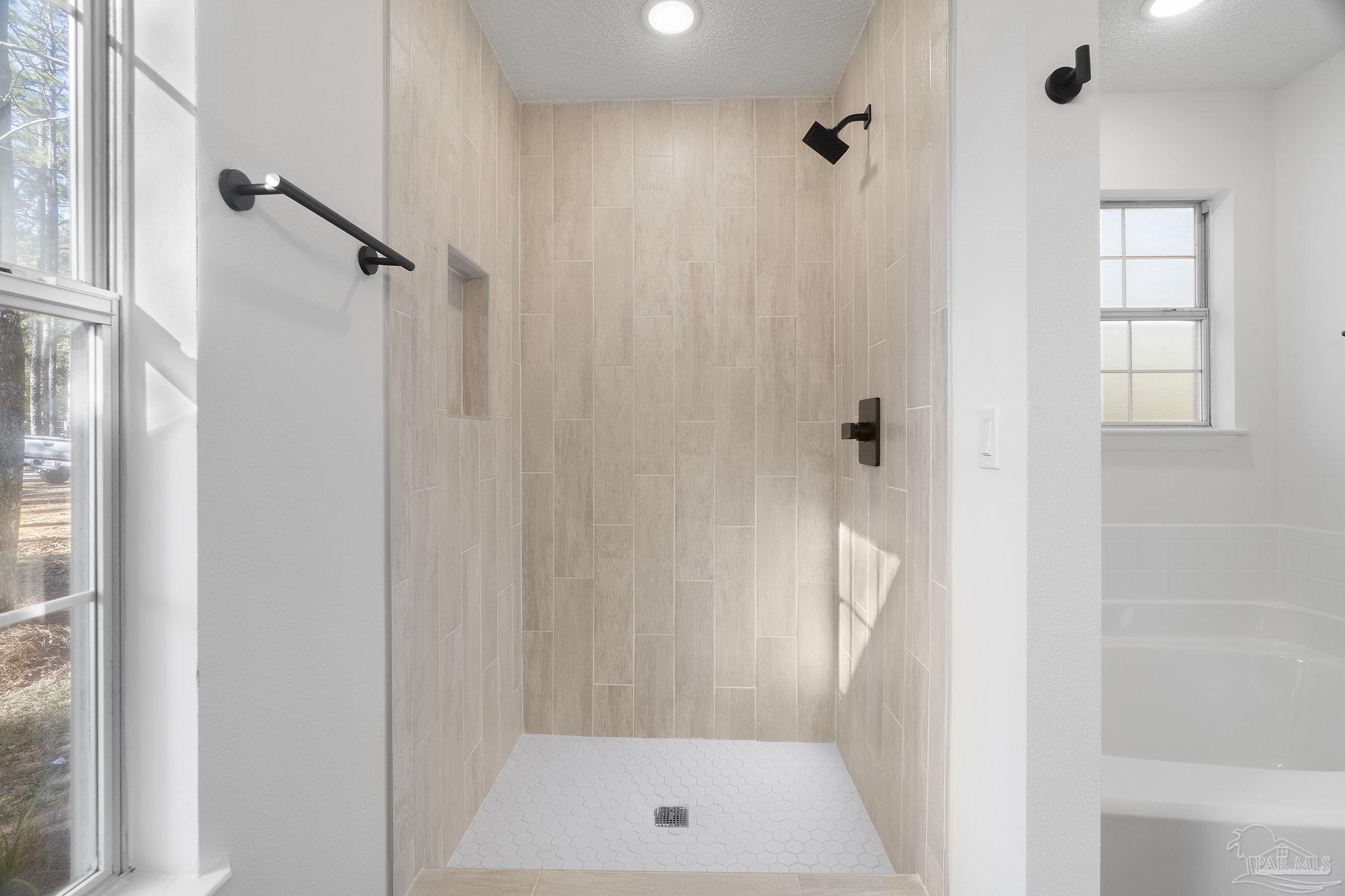 195 Miller Road DeFuniak Springs, FL 32435 - Photo 30 of 50 a bathroom with a shower