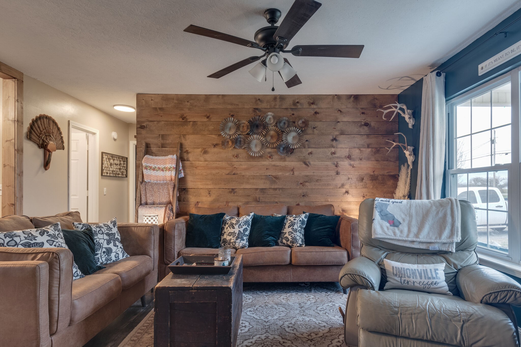 1537 Longview Road Unionville, TN 37180 - Photo 8 of 28 a living room with furniture and a fireplace