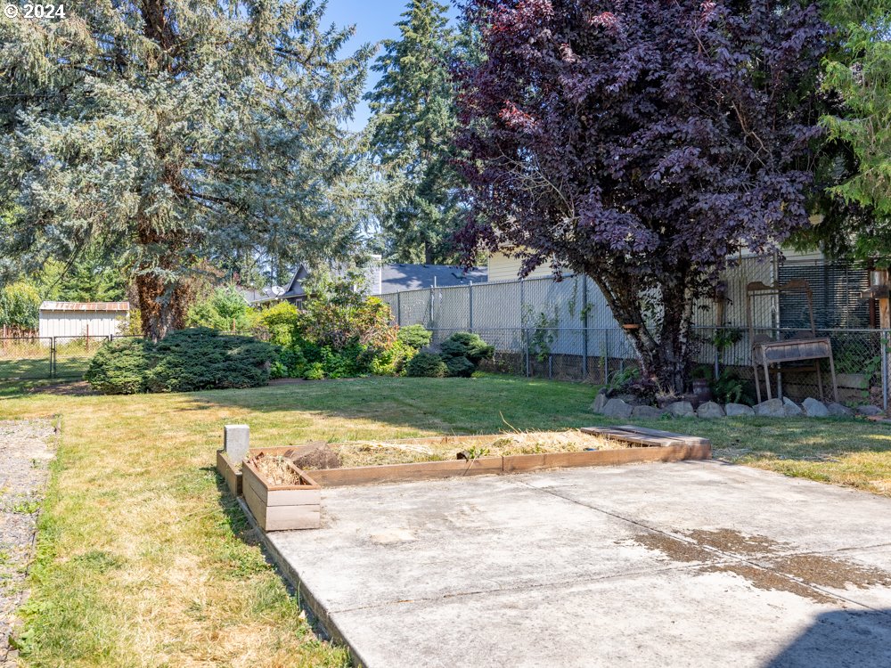 635 Main Street Fairview, OR 97024 - Photo 25 of 36 Garden