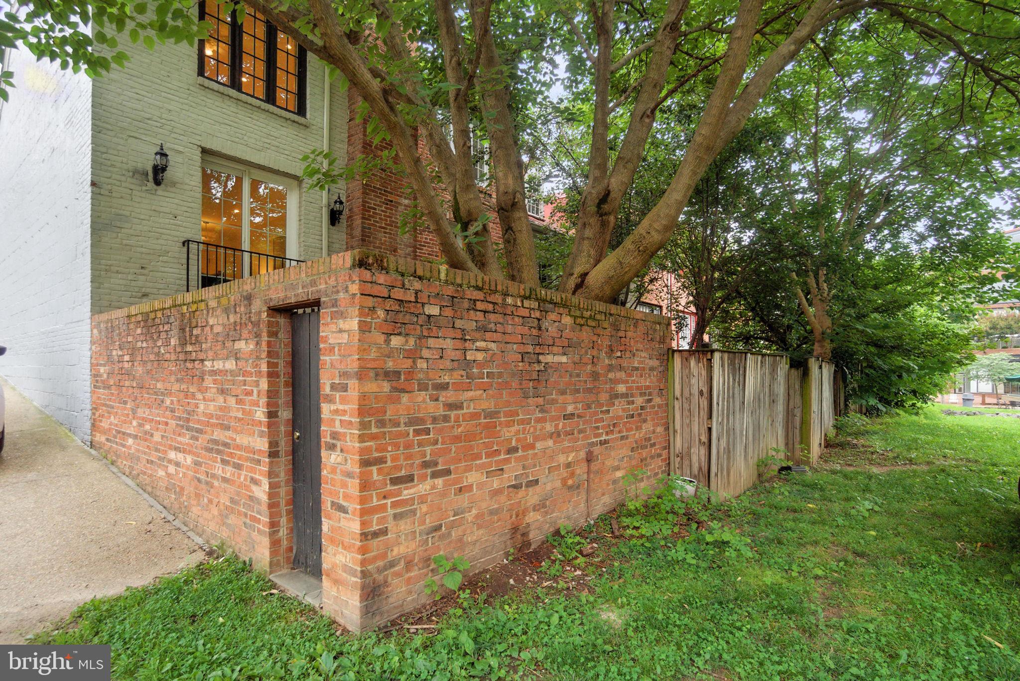 1072 30th Street Northwest Washington, DC 20007 - Photo 16 of 18