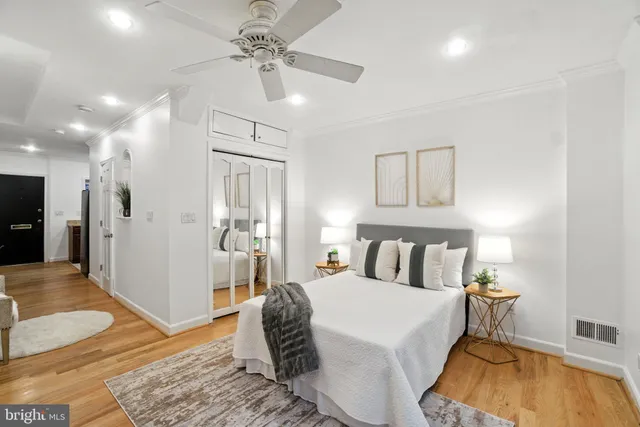 $2,600 | 1072 30th Street Northwest, Washington, DC 20007