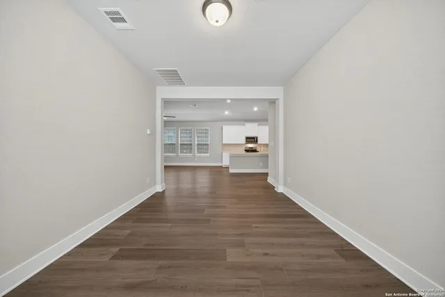 $1,900 | 15535 Comanche Deer, San Antonio, TX 78233