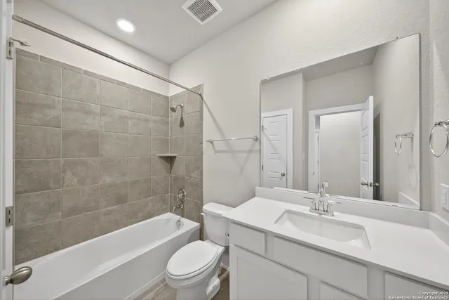 $1,900 | 15535 Comanche Deer, San Antonio, TX 78233