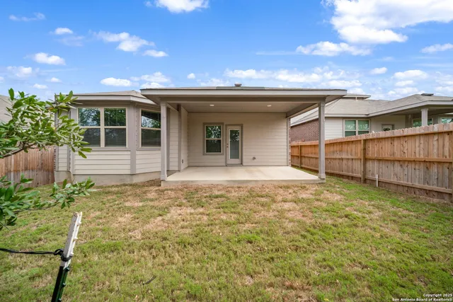 $1,900 | 15535 Comanche Deer, San Antonio, TX 78233
