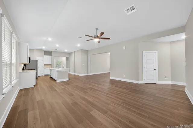 $1,900 | 15535 Comanche Deer, San Antonio, TX 78233