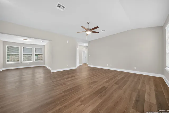 $1,900 | 15535 Comanche Deer, San Antonio, TX 78233