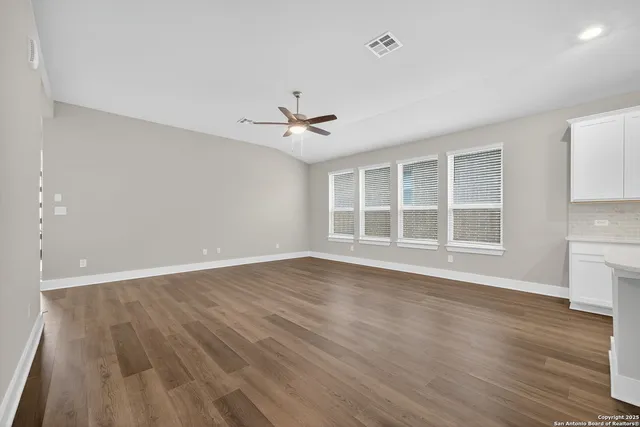 $1,900 | 15535 Comanche Deer, San Antonio, TX 78233