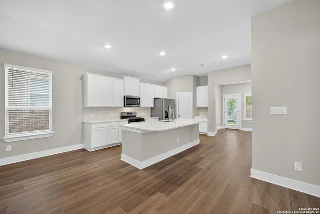 $1,900 | 15535 Comanche Deer, San Antonio, TX 78233