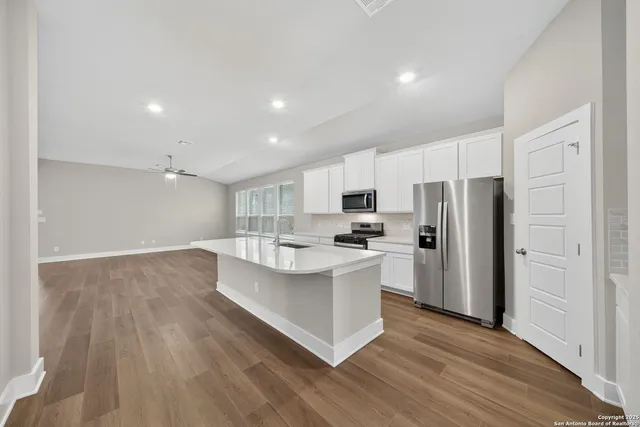 $1,900 | 15535 Comanche Deer, San Antonio, TX 78233