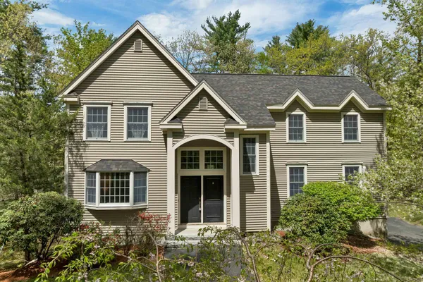 $835,000 | 281 New Boston Road, Bedford, NH 03110