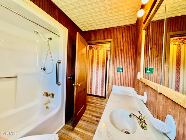 $319,931 | 923 Muddy Creek Road, Piney Flats, TN 37686