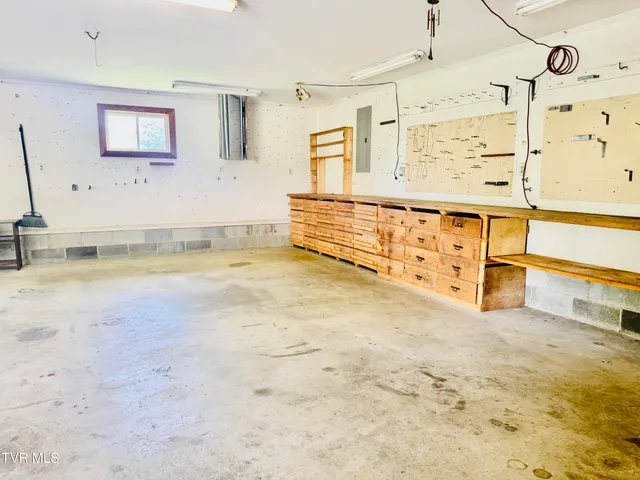 $319,931 | 923 Muddy Creek Road, Piney Flats, TN 37686