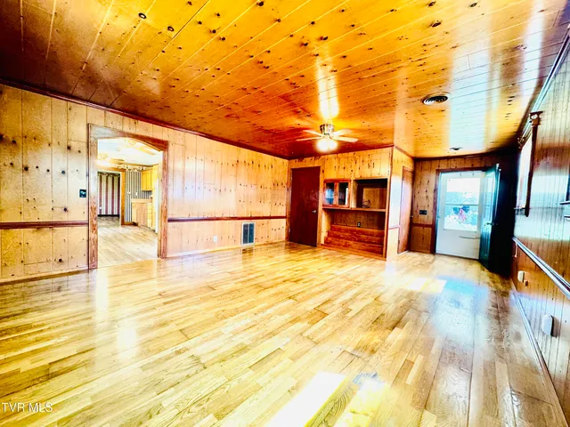 $319,931 | 923 Muddy Creek Road, Piney Flats, TN 37686