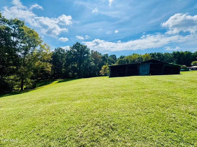 $319,931 | 923 Muddy Creek Road, Piney Flats, TN 37686