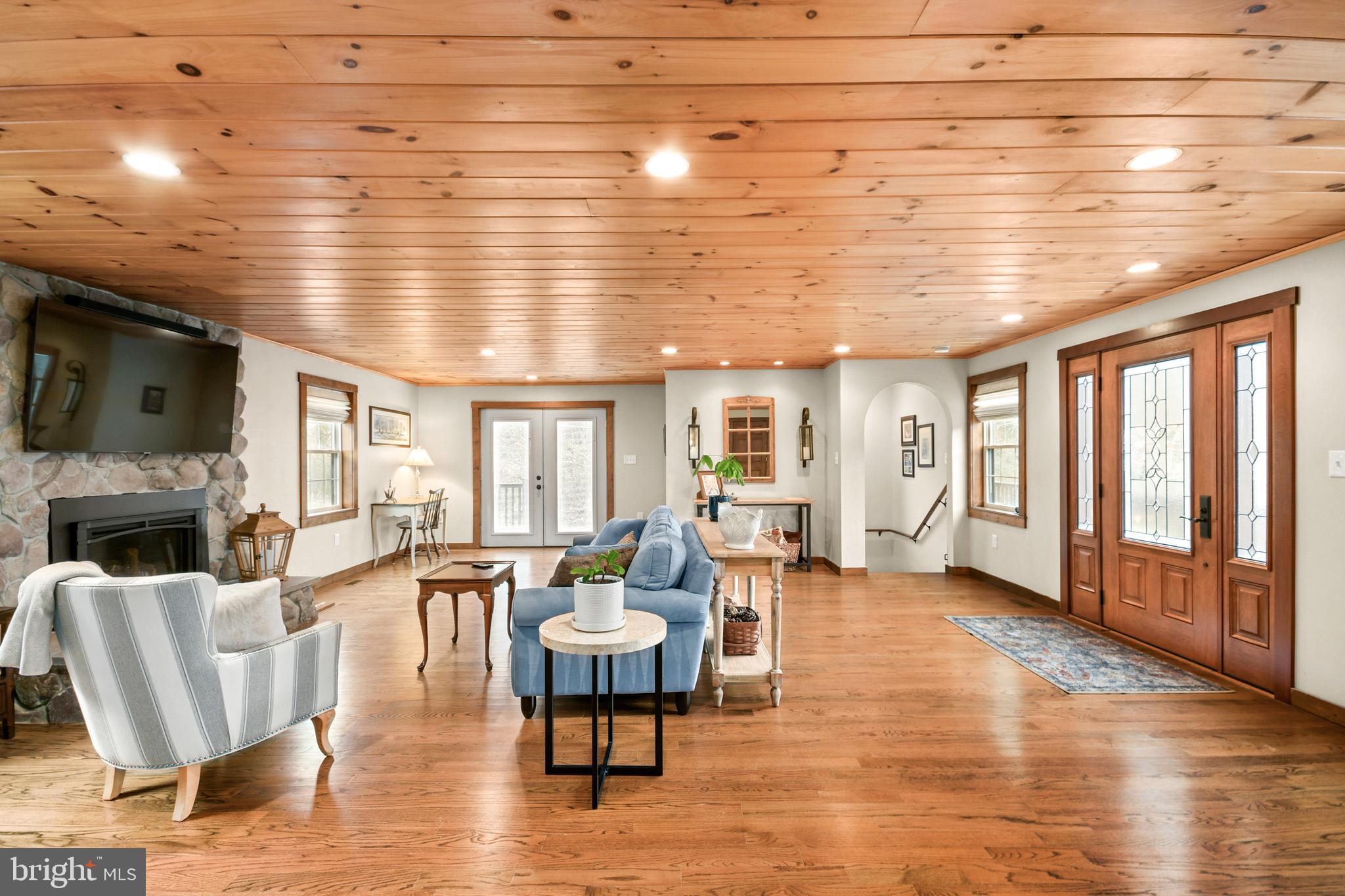 7144 Ira Sears Road Adamstown, MD 21710 - Photo 70 of 149 Living room