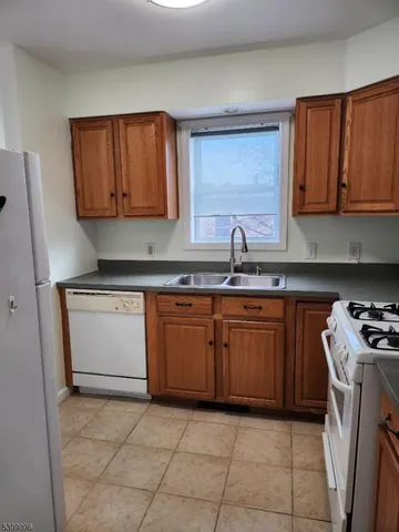 $2,000 | 83 Wayne Avenue, Paterson, NJ 07522