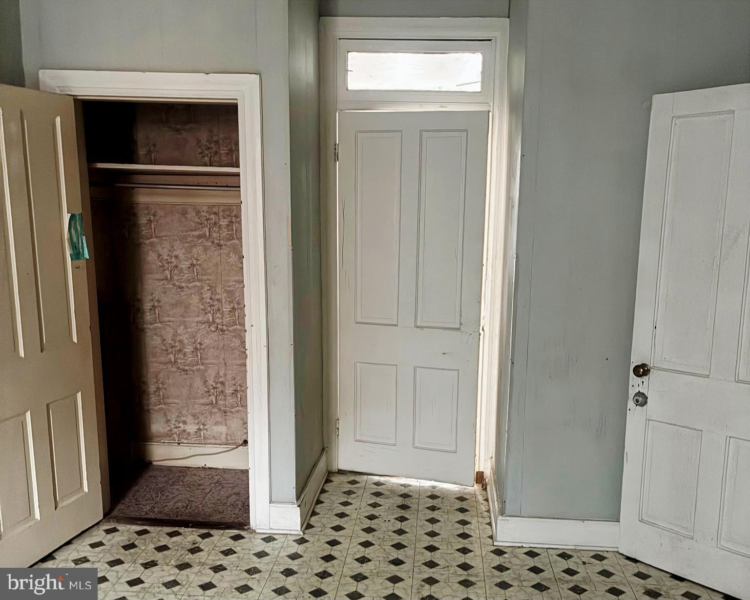 214 2nd Street Southeast Washington, DC 20003 - Photo 7 of 12 a view of a hallway
