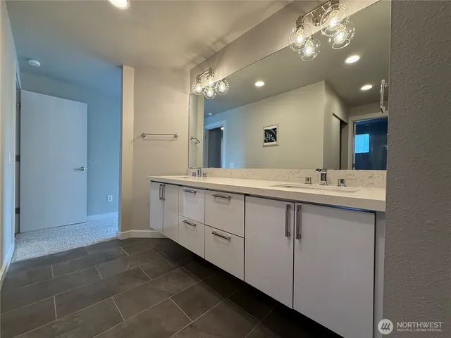 $2,975 | 6121 Northeast 175th Street, Unit A402, Kenmore, WA 98028